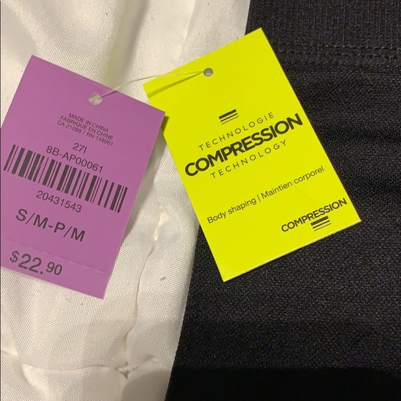 NWT never worn compression leggings - Picture 7 of 8